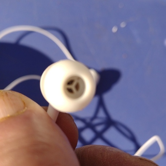 Beats White In-Ear Headphones NWOT - Picture 3 of 3